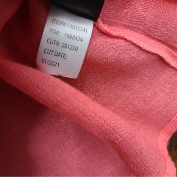 Torrid Lindsay Crochet Inset Button Down Shirt in Coral Torrid size 2 - Picture 7 of 10